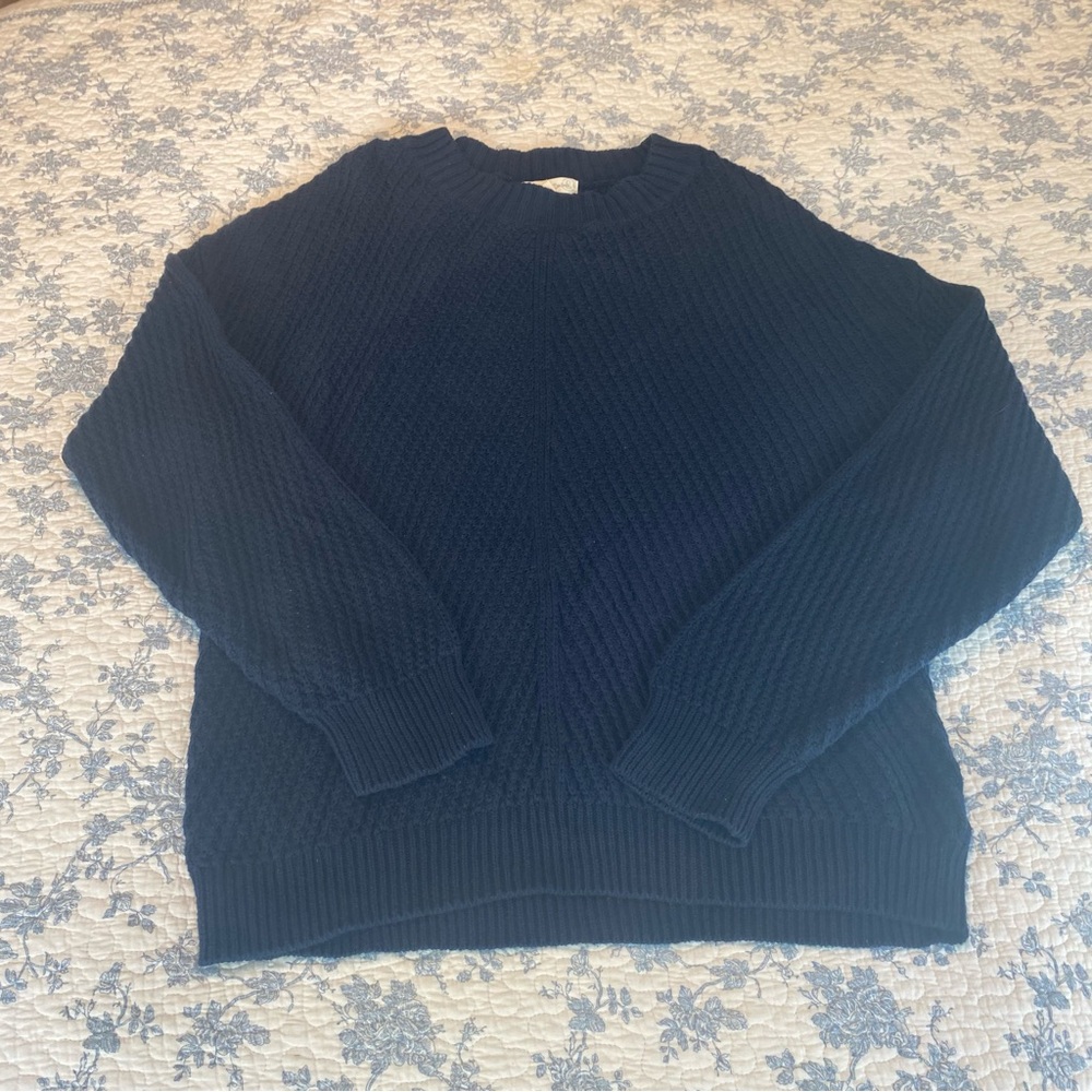 Treasure and Bond Tuck Stitch Oversized 100% Cotton Navy Sweater Size Medium